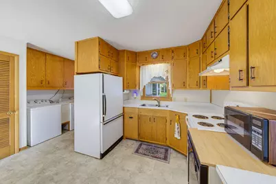 W160N9756  Colonial Dr, Germantown, WI 53022 - Photo 8