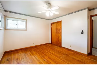 5833 W Calumet Rd, Milwaukee, WI 53223 - Photo 10