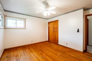 5833 W Calumet Rd, Milwaukee, WI 53223 - Photo 10