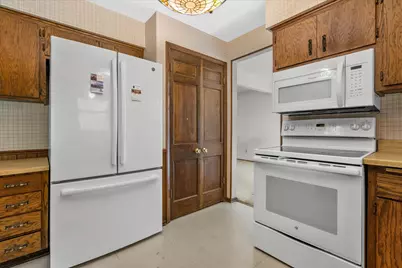 1600  Michael Dr, Waukesha, WI 53189 - Photo 40