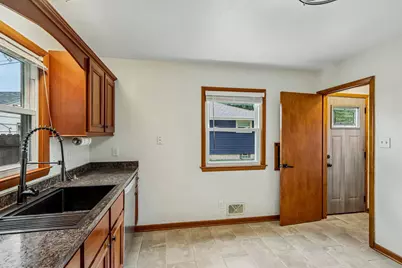2958 S 102nd St, West Allis, WI 53227 - Photo 10