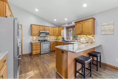 713  Audubon Rd, Howards Grove, WI 53083 - Photo 2
