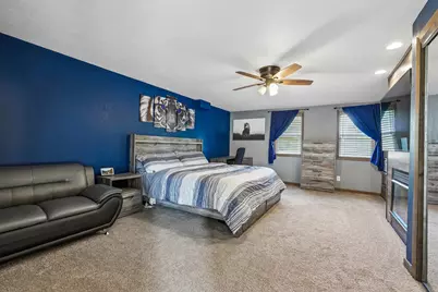 647 S 105th St, West Allis, WI 53214 - Photo 12