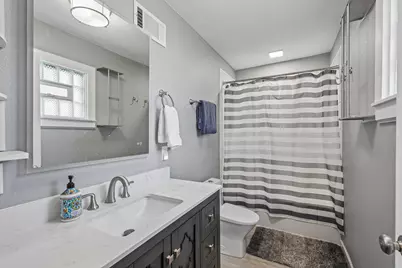 647 S 105th St, West Allis, WI 53214 - Photo 10