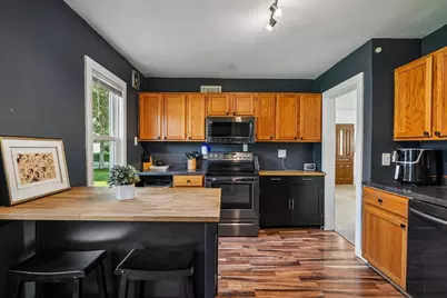 647 S 105th St, West Allis, WI 53214 - Photo 6