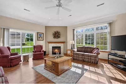 5333 S Butterfield Way, Greenfield, WI 53221 - Photo 4
