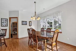 5333 S Butterfield Way, Greenfield, WI 53221 - Photo 6