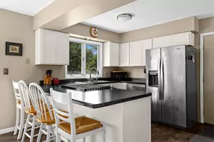 818 Miller Pl, Campbell, WI 54603 - Photo 6