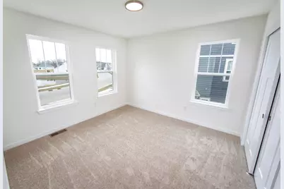 N116W7245  Oakmont Dr, Cedarburg, WI 53012 - Photo 18