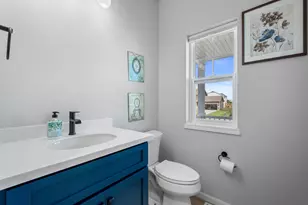 7519 S 50th Ct, Franklin, WI 53132 - Photo 8