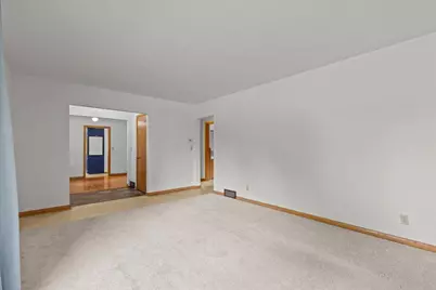 7429 W Glendale Ave, Milwaukee, WI 53218 - Photo 8