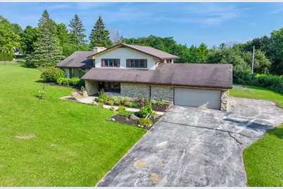 N113W13099  Crestview Dr, Germantown, WI 53022 - Photo 32