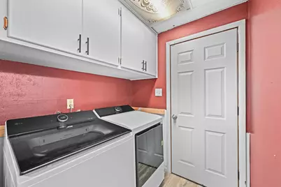 N113W13099  Crestview Dr, Germantown, WI 53022 - Photo 16