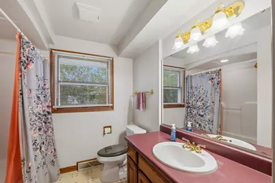 4302 E Parke Ridge Ln, Sheboygan, WI 53083 - Photo 10