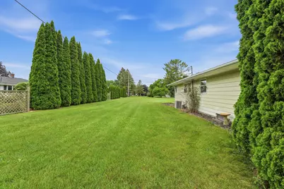 4302 E Parke Ridge Ln, Sheboygan, WI 53083 - Photo 22