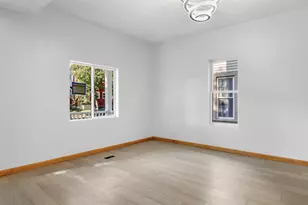 909 Vine St, La Crosse, WI 54601 - Photo 12