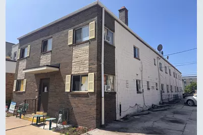 1423 S 81st St, West Allis, WI 53214 - Photo 2