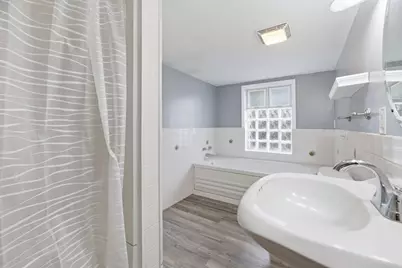 142  Washinton St, Fountain City, WI 54629 - Photo 12