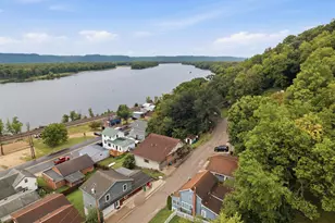 142 Washinton St, Fountain City, WI 54629 - Photo 24
