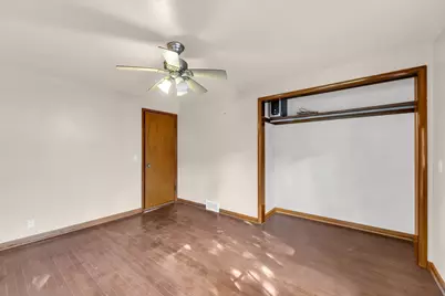 301 E 4 Mile Rd, Racine, WI 53402 - Photo 12