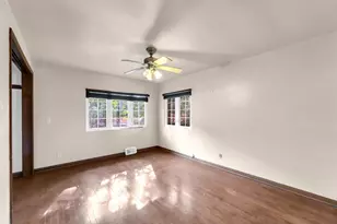301 E 4 Mile Rd, Racine, WI 53402 - Photo 16