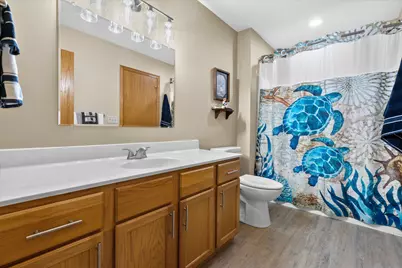 W196N11442  Shadow Wood Dr #2, Germantown, WI 53022 - Photo 10