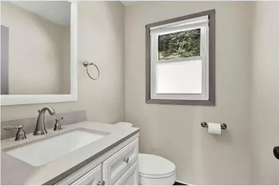 6641  Hillside Ln, Wauwatosa, WI 53213 - Photo 4