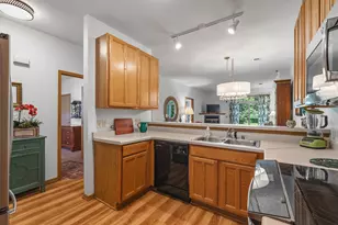 2112 Pine Ridge Ct, Grafton, WI 53024 - Photo 4