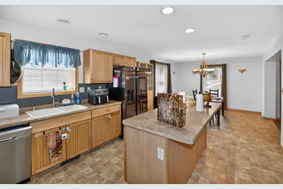 1302  Franklin St, Racine, WI 53403 - Photo 6