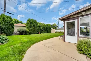 6131 S 15th Ct, Milwaukee, WI 53221 - Photo 36