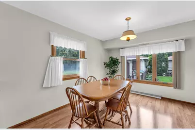 6131 S 15th Ct, Milwaukee, WI 53221 - Photo 8