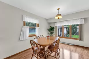 6131 S 15th Ct, Milwaukee, WI 53221 - Photo 8