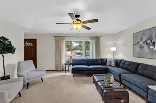 6131 S 15th Ct, Milwaukee, WI 53221 - Photo 6