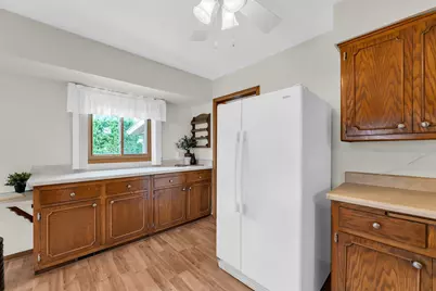6131 S 15th Ct, Milwaukee, WI 53221 - Photo 16