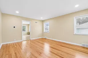 5175 N 27th St, Milwaukee, WI 53209 - Photo 8