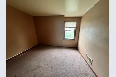 8911 N Swan Rd #E, Milwaukee, WI 53224 - Photo 8