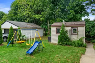 2720 E Elizabeth Ave, Saint Francis, WI 53235 - Photo 24