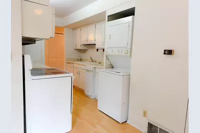 2101 W Good Hope Rd #102, Glendale, WI 53209 - Photo 8