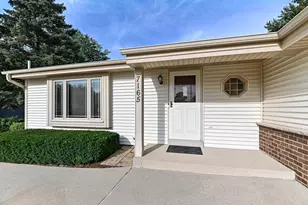 7165 S Tifton Dr, Franklin, WI 53132 - Photo 2