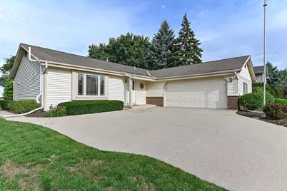 7165 S Tifton Dr, Franklin, WI 53132 - Photo 1