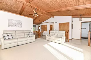 7165 S Tifton Dr, Franklin, WI 53132 - Photo 8