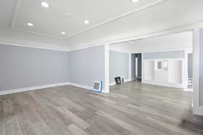 4266 W Highland Blvd #4268, Milwaukee, WI 53208 - Photo 4
