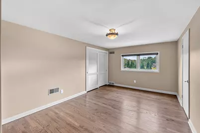 6540 N Atwahl Dr, Glendale, WI 53209 - Photo 52