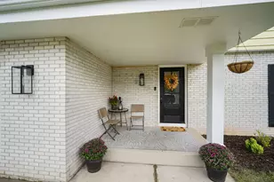 1324 W Portview Dr, Port Washington, WI 53074 - Photo 2