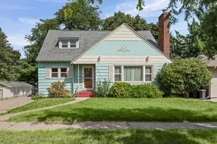 2525 Main St, La Crosse, WI 54601 - Photo 2