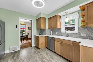 198 E Gauer Circle, Milwaukee, WI 53207 - Photo 14