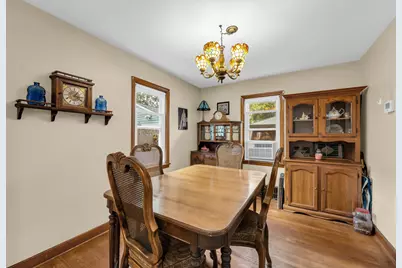 198 E Gauer Cir, Milwaukee, WI 53207 - Photo 8