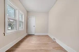2825 S 9th St, Milwaukee, WI 53215 - Photo 10