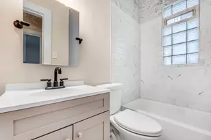 2825 S 9th St, Milwaukee, WI 53215 - Photo 8