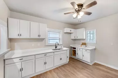 2825 S 9th St, Milwaukee, WI 53215 - Photo 6